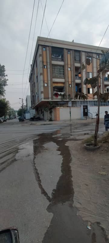 North karachi vip sector 11A falorish corner 2bed d. d. 3rd falor with roof