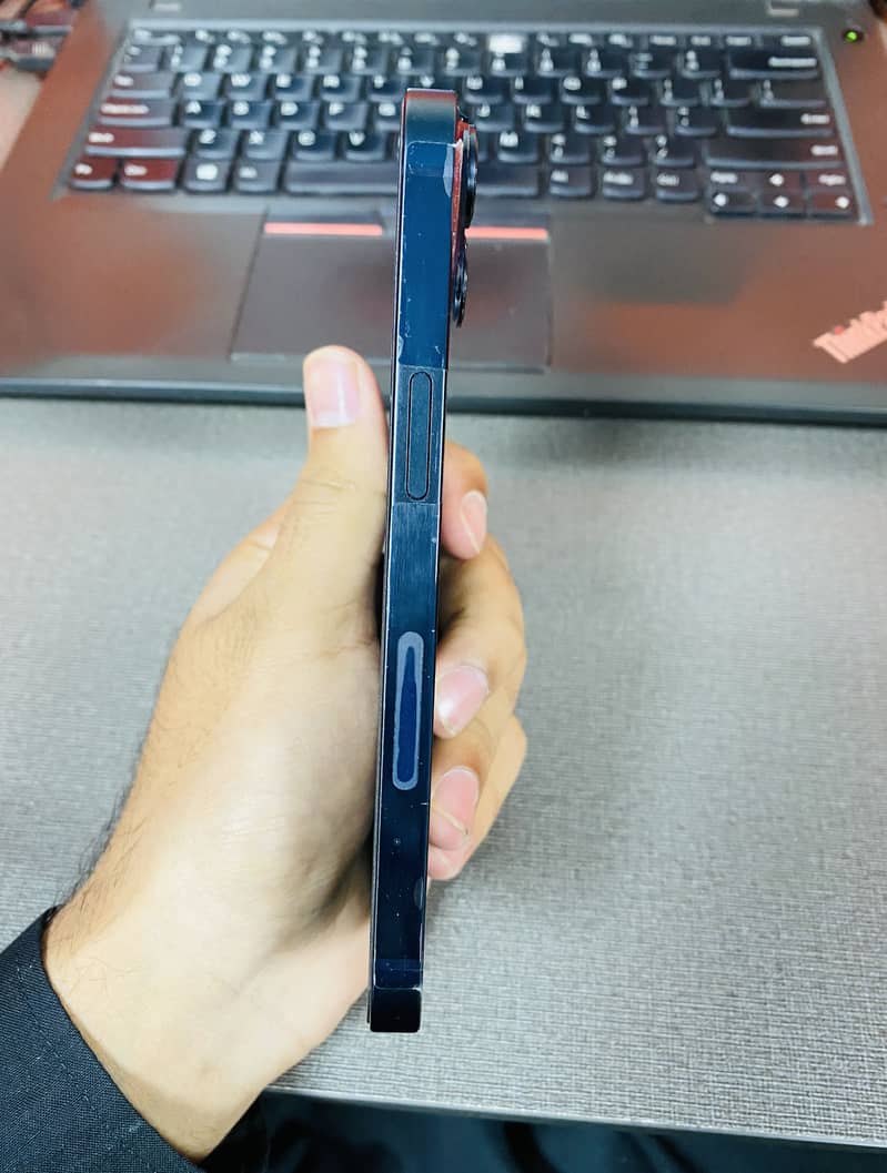 iPhone 14 6