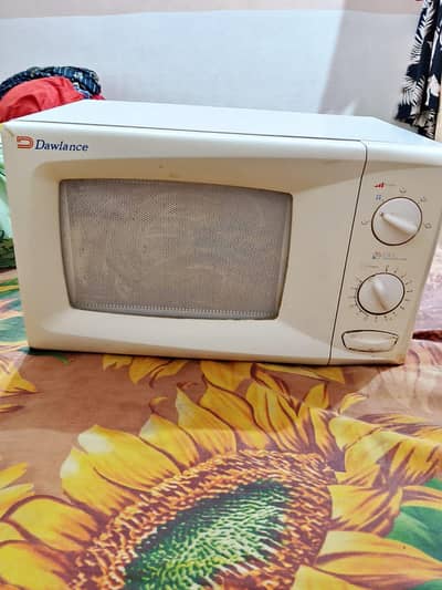 microwave oven  Dawlance full size  urgent sale