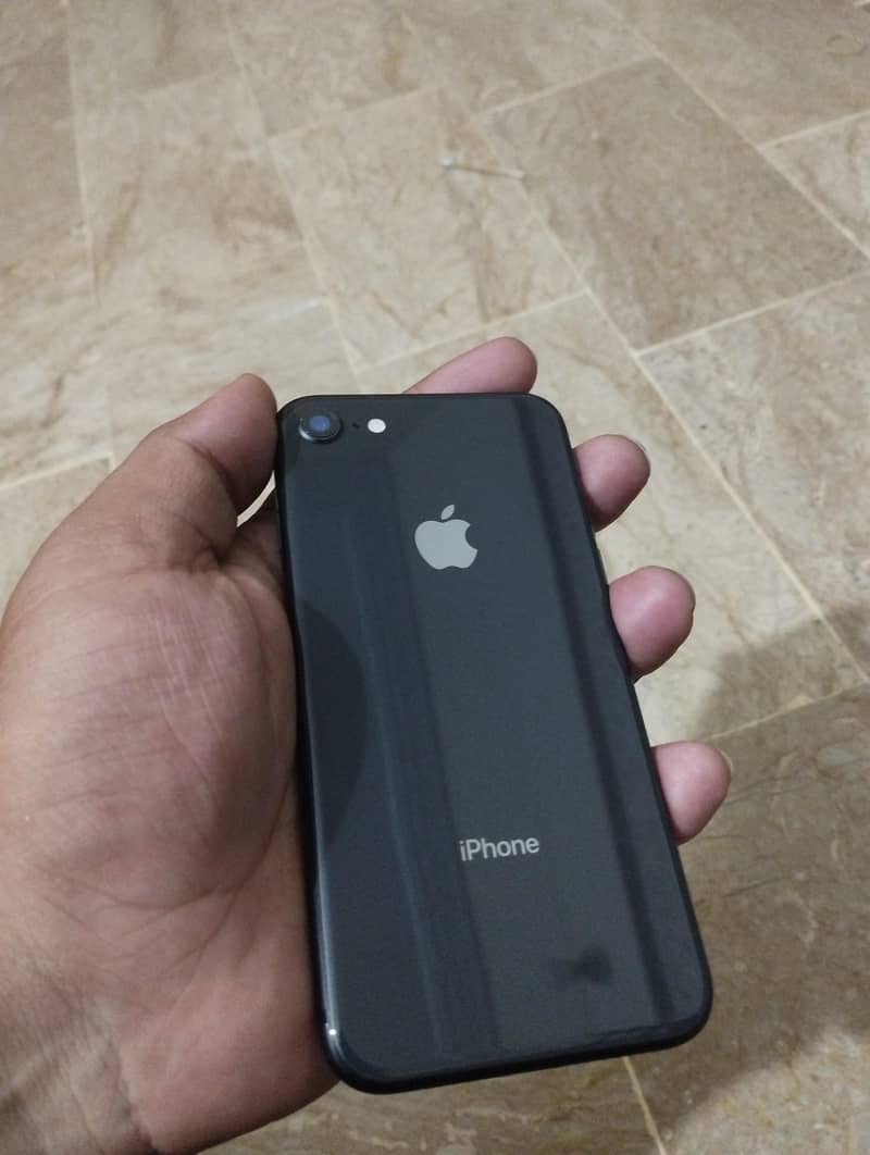IPHONE 8 0