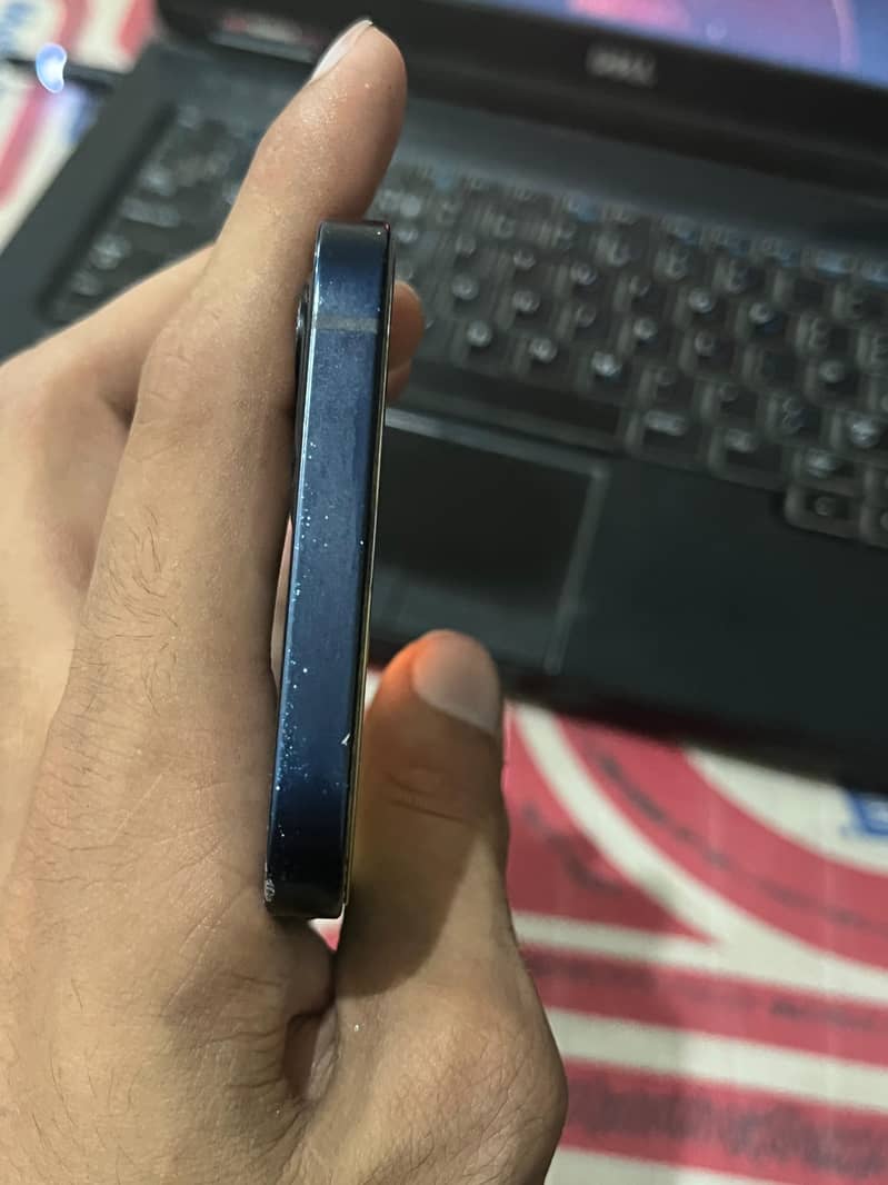 Apple iPhone 12 1