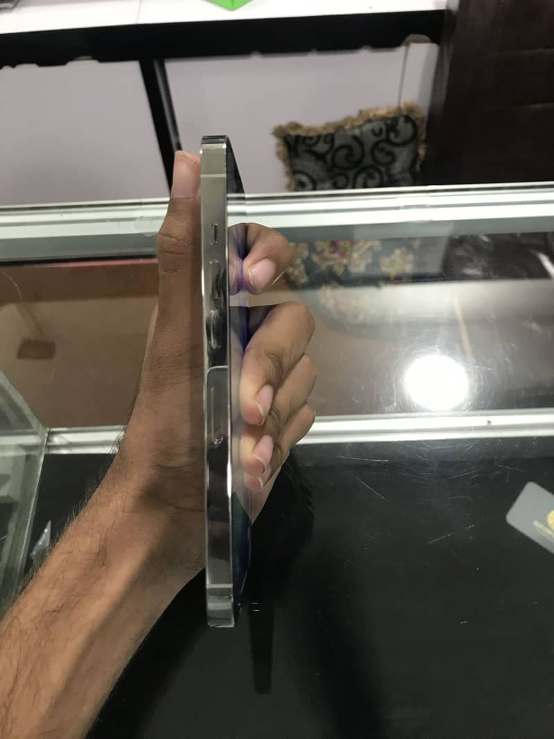 iphone 13 pro 2
