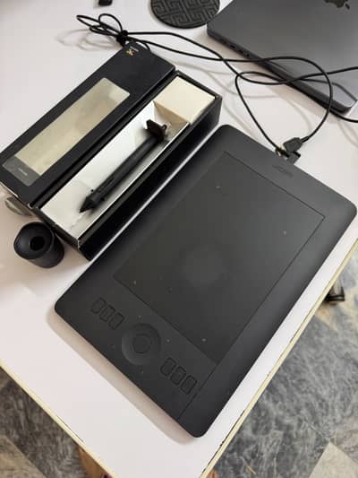 Wacom Intuos Pro PTH-451