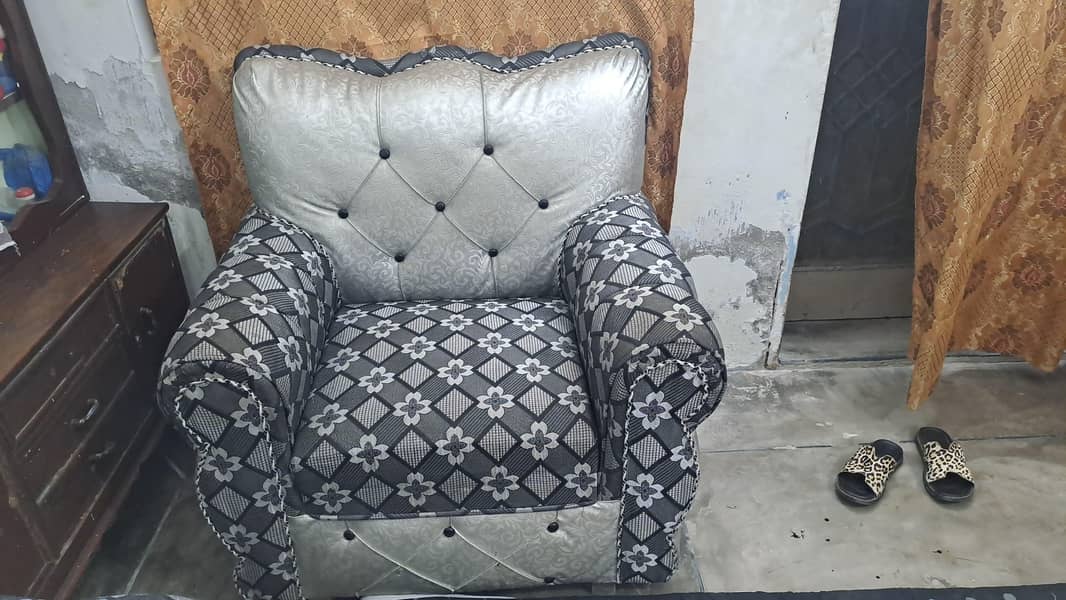 used sofa 4