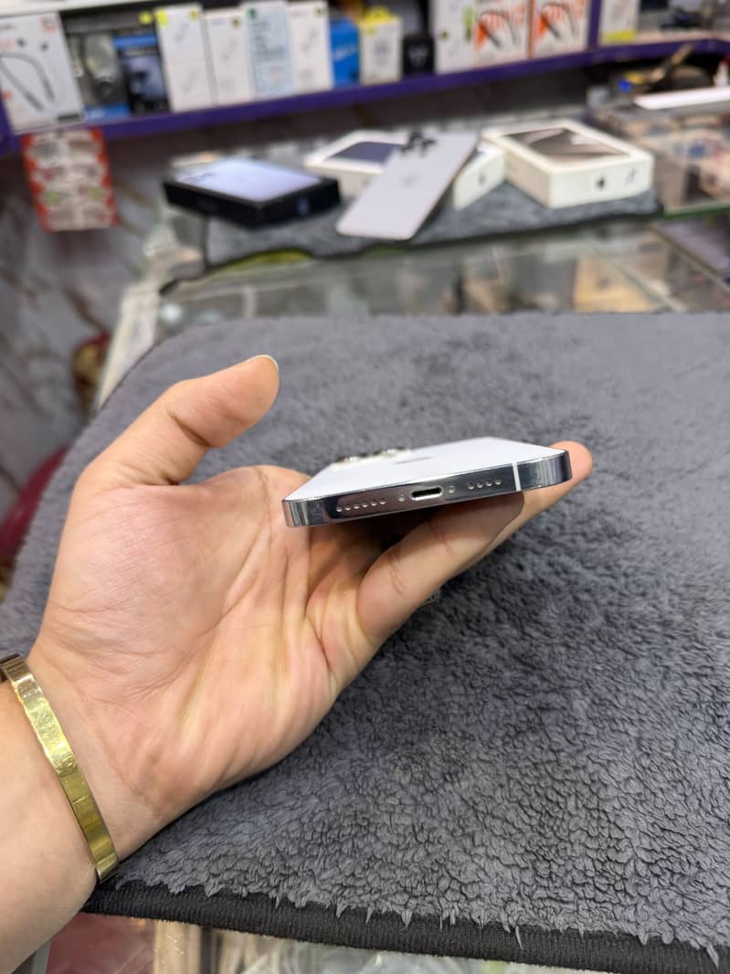 Iphone 13 pro max 4