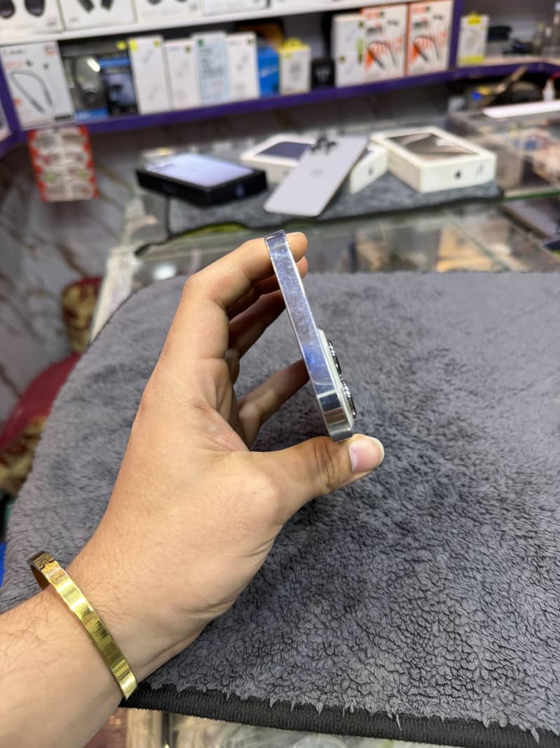 Iphone 13 pro max 5