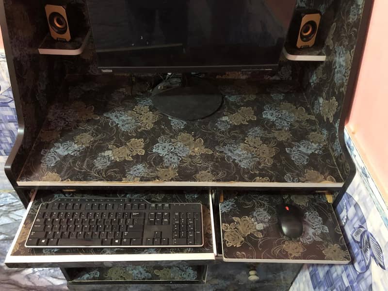 computer table 3