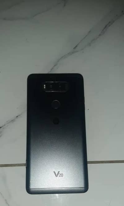 LG V20