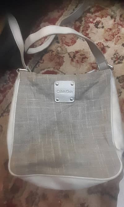 calvin klein original crossbody bag, like new.