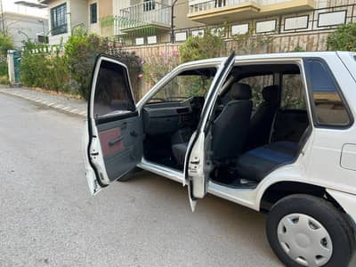 Suzuki mehran vxr 2014 ac child only tuch up no shower