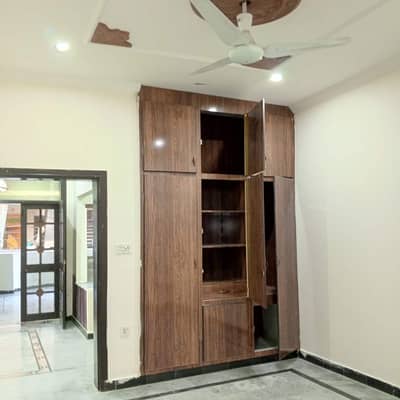 5 Marla first floor availabile for rent