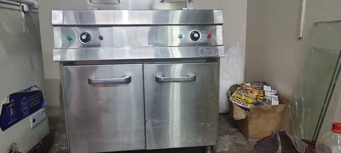 Fryer machine , zinger , chips