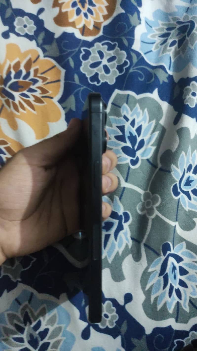 iphone 15 pro max 2