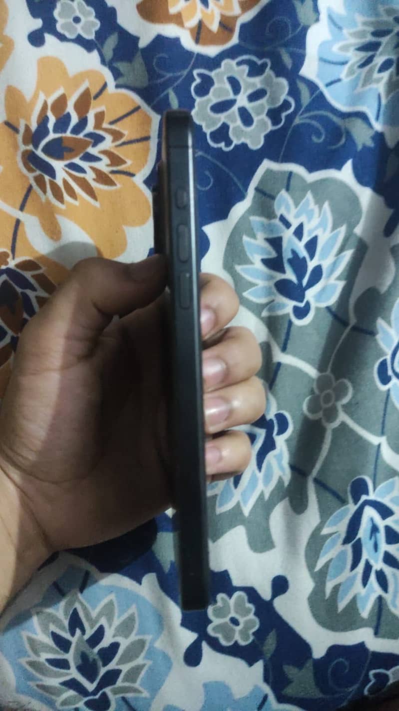 iphone 15 pro max 3
