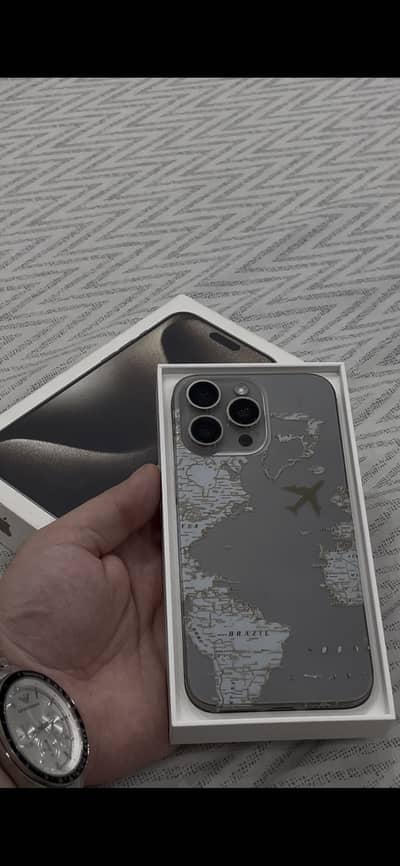 Dual physical 256 gb (natural titanium) with complete accessories