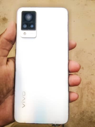 Vivo V21