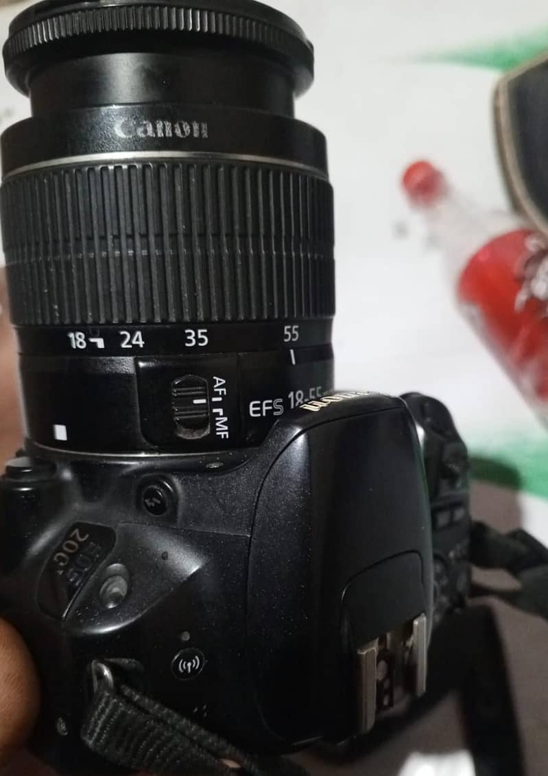 Canon EOS 200D 1