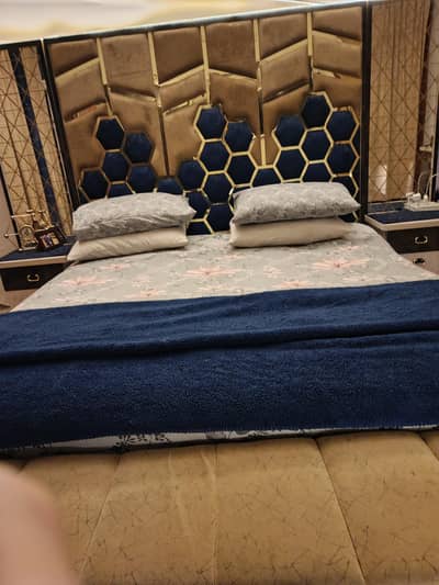 bed and side table acrylic new design