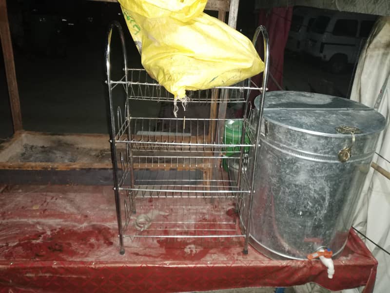 تکہ سیخ کا سامان اور چار ٹائروں والا ٹھیلہ برائے فروخت 2