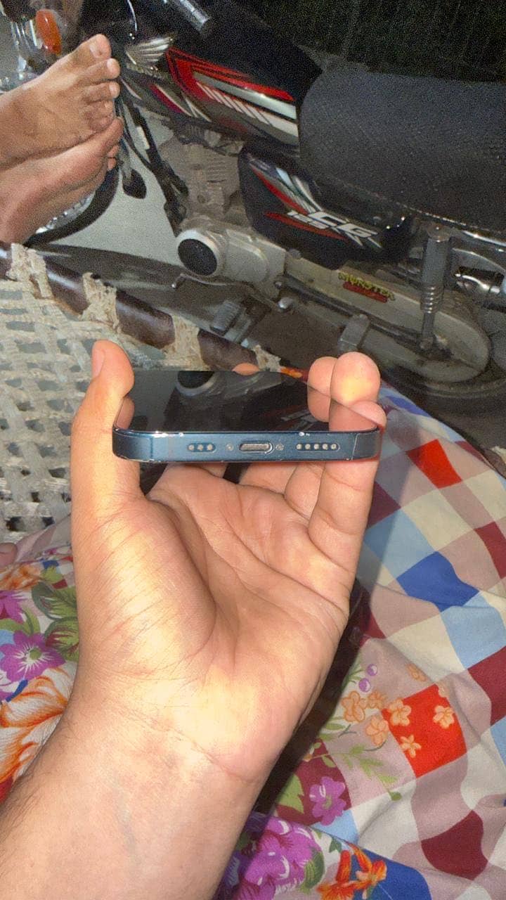iPhone 13 1