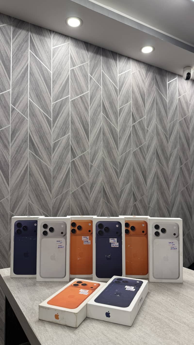 iPHONE 17 PRO MAX (BOX PACK) 1