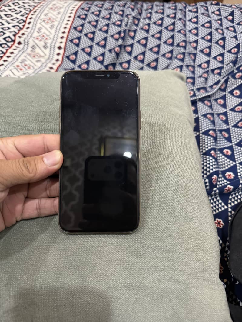 iphone 11 pro 4