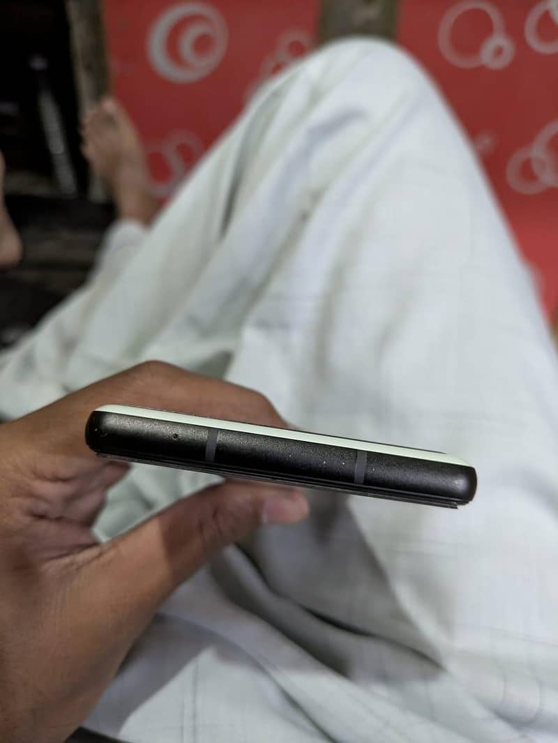 Google pixel 6a 3