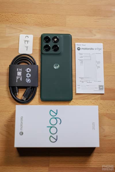 Motorola Edge 2025 Sim Locked Just Box Open Complete box