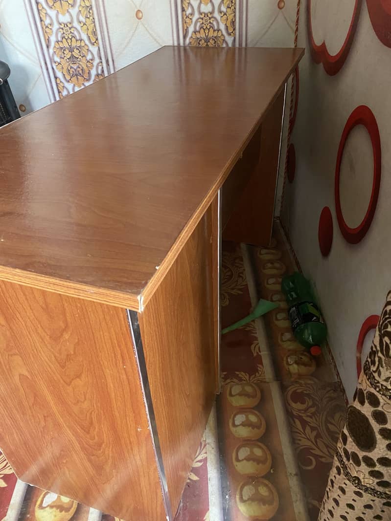 Computer table for sale available 1