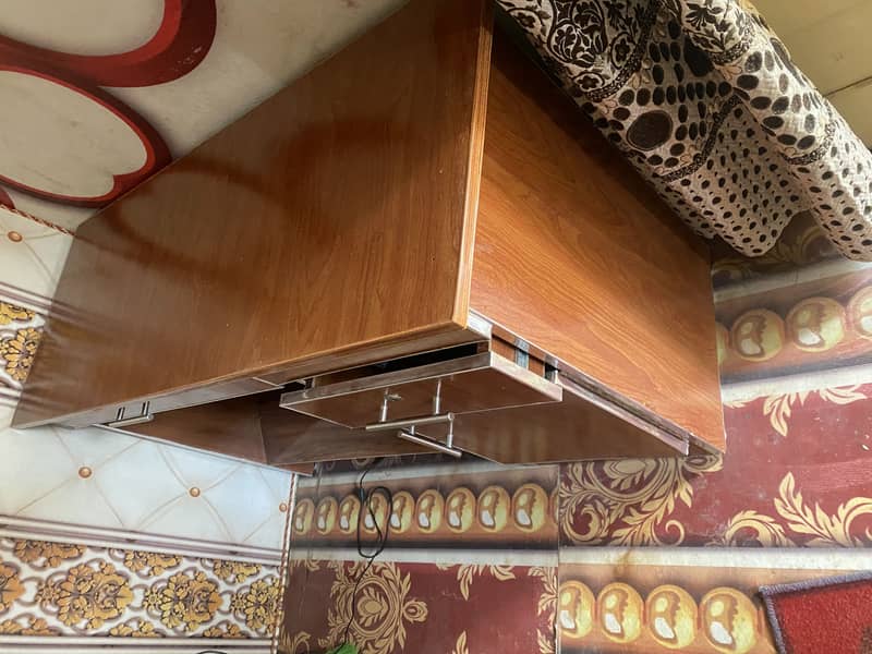 Computer table for sale available 3