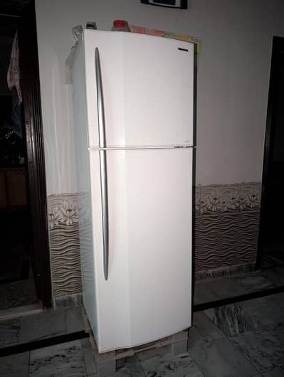 Toshiba Refrigerator-Freezer