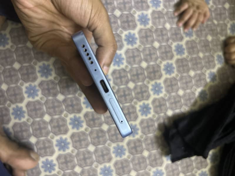 Redmi Note 13 8/256 With Complete Box 3