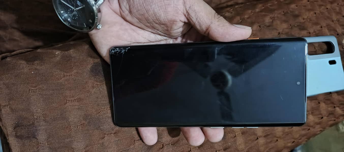 Tecno camon 40 pro 3