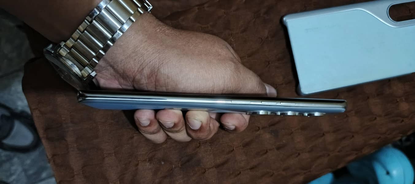 Tecno camon 40 pro 5