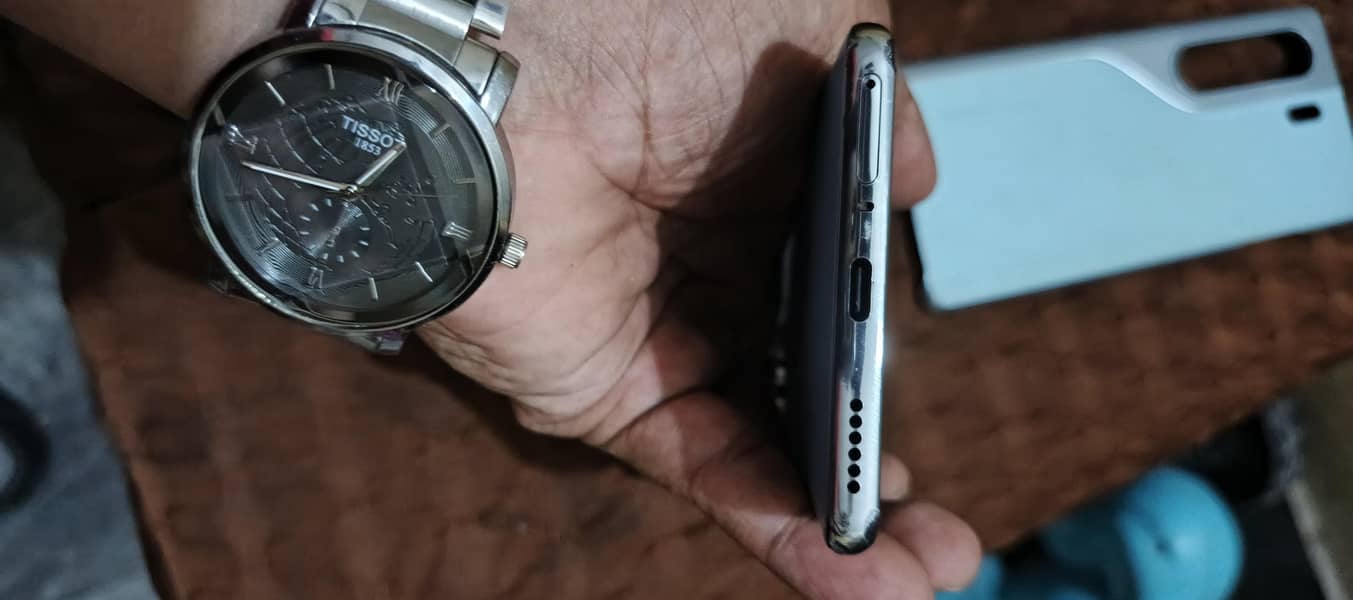 Tecno camon 40 pro 6