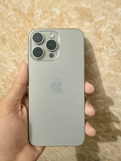 iPhone 15 pro max natural taitinium