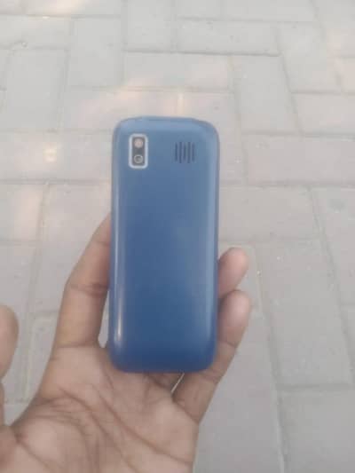keypad mobile hy AK sim chlata hy no falt battery good