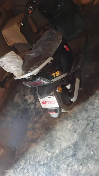 Metro T9 Sport electric scoty