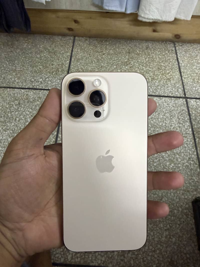 apple 16 pro max 3