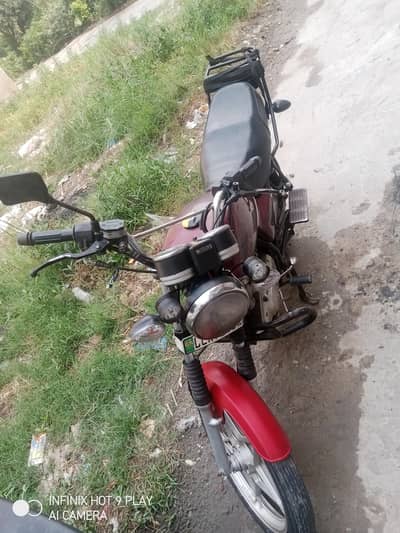 Suzuki GS 150 SE **2018 model** for sale in **great condition**.