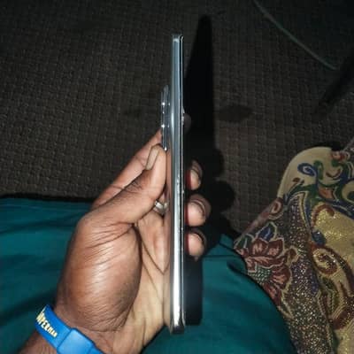 Infinix hot 50pro+ 8/256