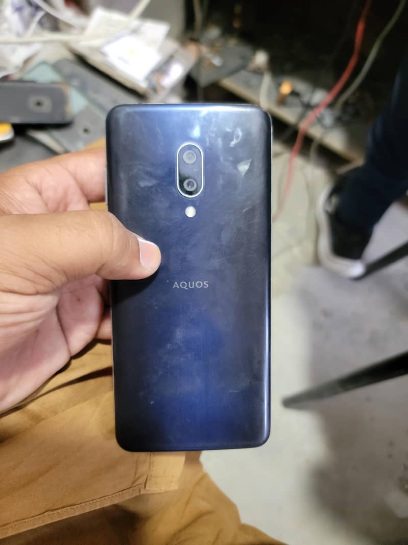 AQUOS  zero 2 1