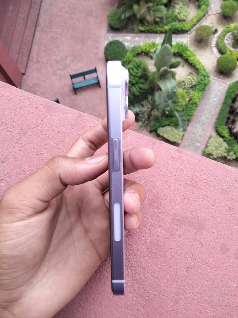 iPhone 14 JV 4