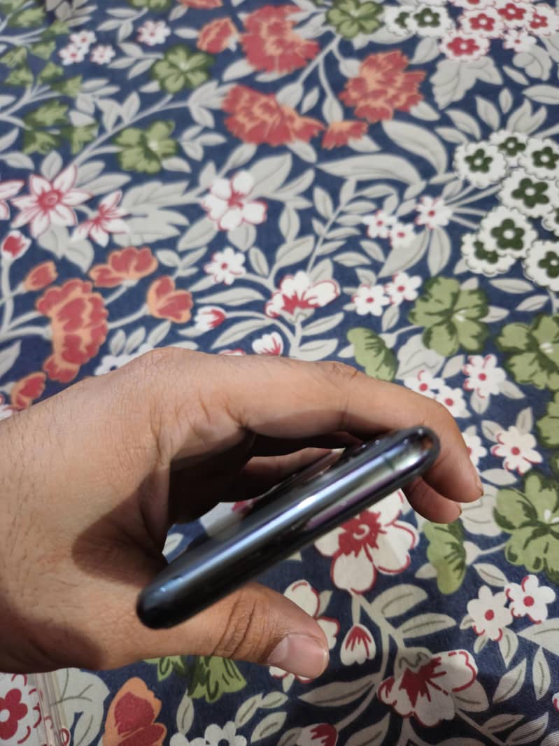 iPhone 11 Pro 2