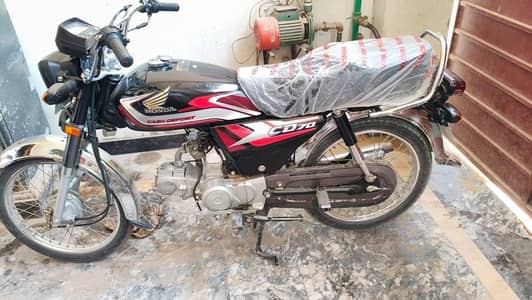 Honda CD 70 Black colour