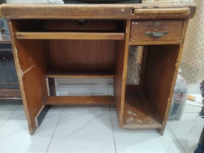 LG TV for sale with table