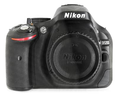 Nikon D5200 with Nikon AF-S DX Nikkor 55-300 mm f/4.5-5.6G ED VR Lens