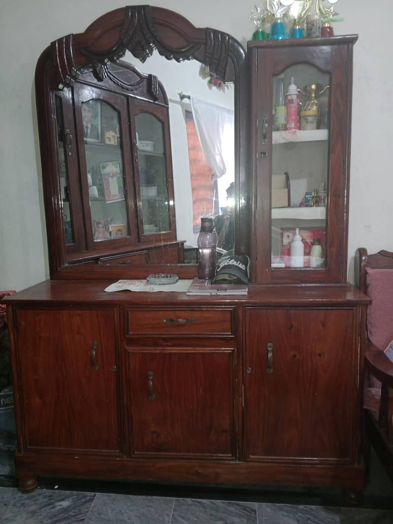 Dressing Table + Almirah 2