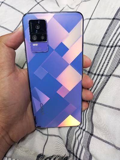 vivo v21e 8/128 with box exchange possible