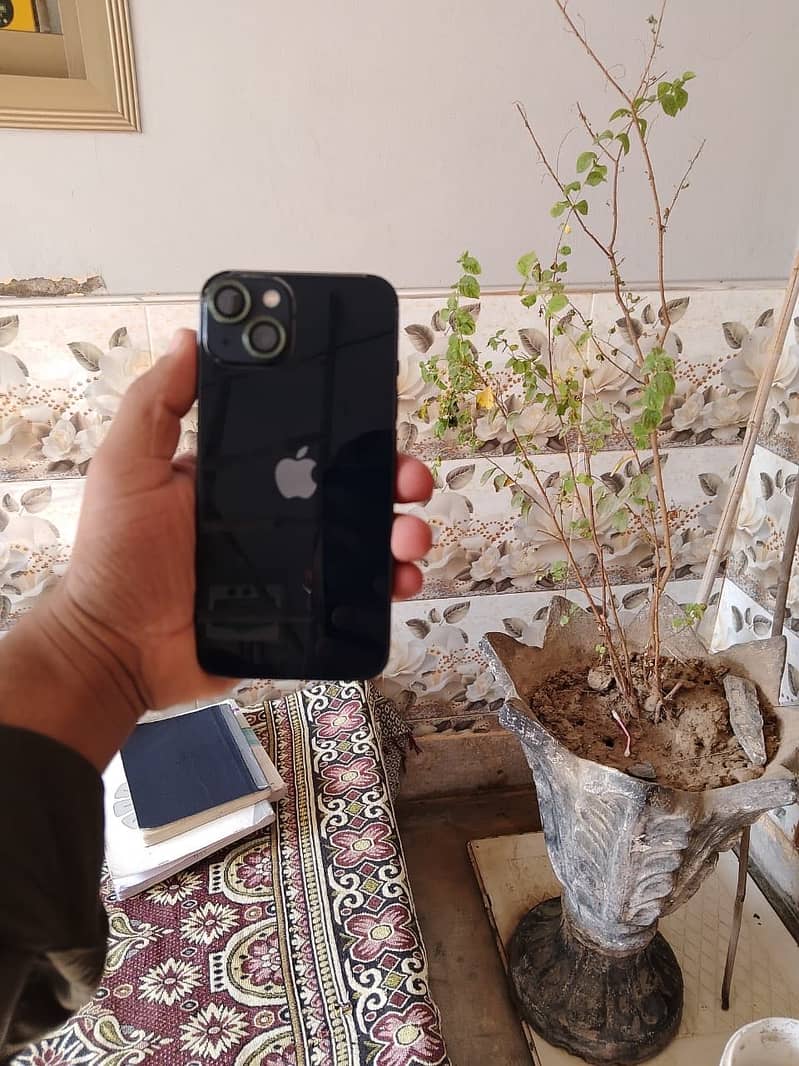 iPhone 13 2